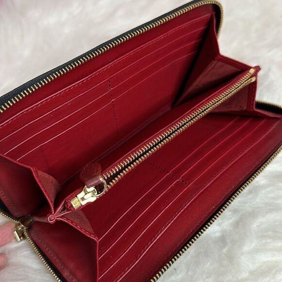 💯Authentic Burberry Zipped Long Wallet🍀 - Picture 8 of 17